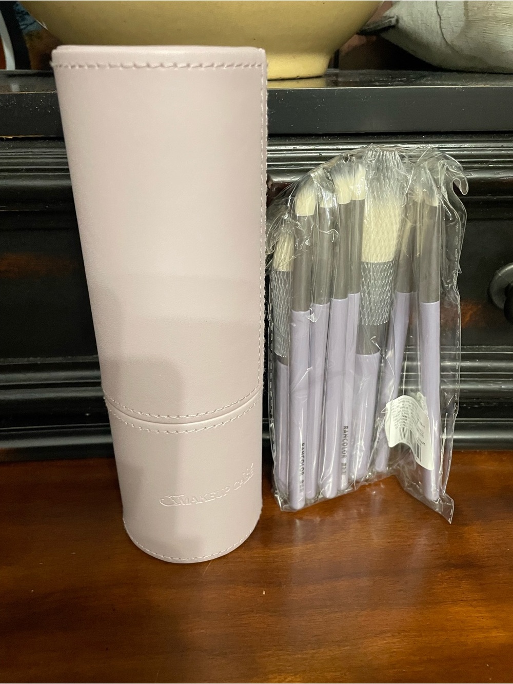 Light purple Makeup 12 pc Brush Set with leather cylinder Case nwot